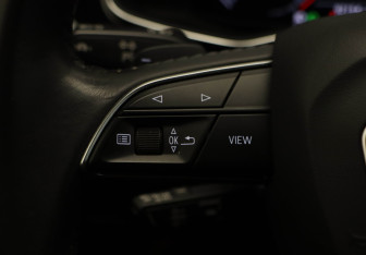 Подержанный автомобиль Audi Q8 2019 года (10 фото)