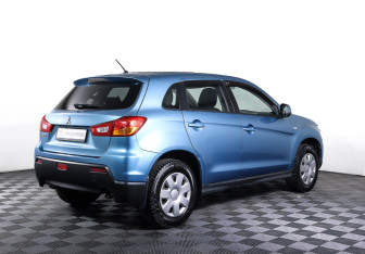 Подержанный автомобиль Mitsubishi ASX 2010 года (5 фото)