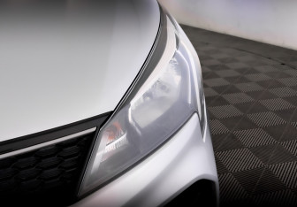 Подержанный автомобиль Kia Rio Hatchback 2021 года (17 фото)