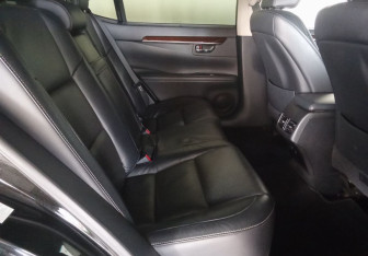 Подержанный автомобиль Lexus ES 2014 года (10 фото)