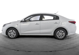 Подержанный автомобиль Kia Rio Sedan 2020 года (8 фото)