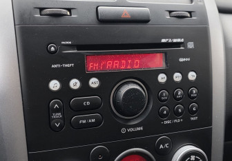 Подержанный автомобиль Suzuki Grand Vitara 2011 года (13 фото)