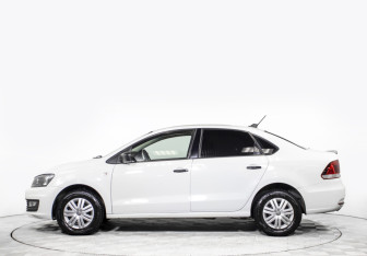 Подержанный автомобиль Volkswagen Polo Sedan 2017 года (8 фото)