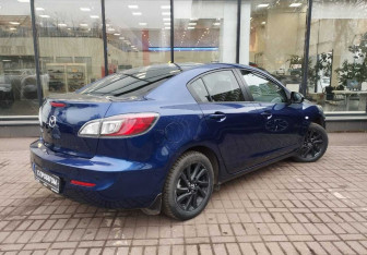 Подержанный автомобиль Mazda 3 Sedan 2013 года (8 фото)