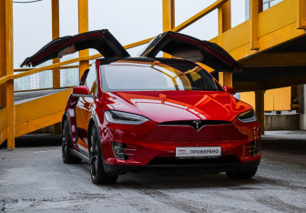 Подержанный автомобиль Tesla Model X 2019 года (23 фото)