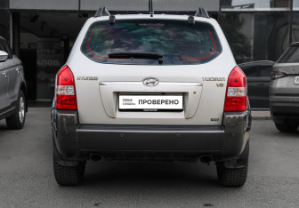 Подержанный автомобиль Hyundai Tucson 2006 года (5 фото)