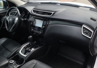 Подержанный автомобиль Nissan Qashqai 2014 года (10 фото)