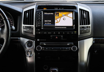 Подержанный автомобиль Toyota Land Cruiser Suv 2014 года (11 фото)