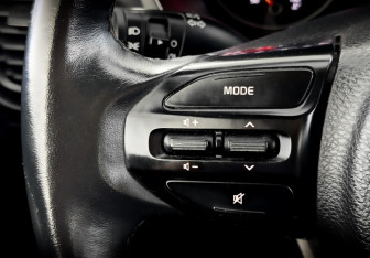 Подержанный автомобиль Kia Rio Hatchback 2021 года (26 фото)