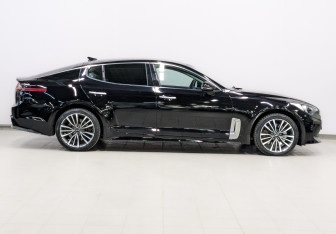Подержанный автомобиль Kia Stinger 2018 года (4 фото)