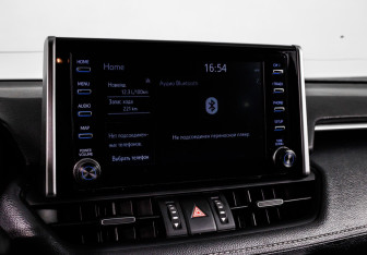 Подержанный автомобиль Toyota RAV4 2021 года (20 фото)