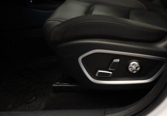 Подержанный автомобиль Geely Tugella 2022 года (27 фото)