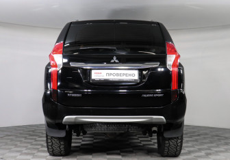 Подержанный автомобиль Mitsubishi Pajero Sport 2018 года (5 фото)