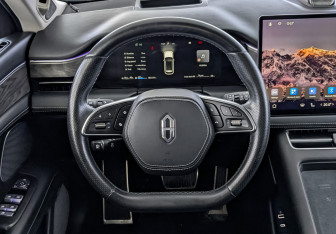 Подержанный автомобиль AITO M5 2023 года (20 фото)