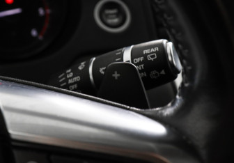 Подержанный автомобиль Land Rover Discovery Sport 2017 года (18 фото)