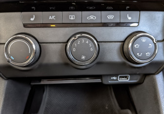 Подержанный автомобиль Skoda Octavia Liftback 2019 года (21 фото)