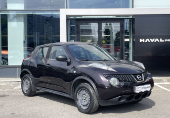 Подержанный автомобиль Nissan Juke 2014 года (3 фото)