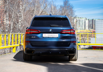 Подержанный автомобиль BMW X5 2018 года (4 фото)