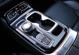 Подержанный автомобиль JAC JS6 2022 года (20 фото)