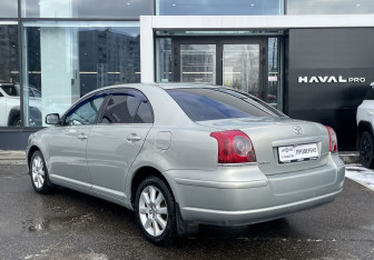 Подержанный автомобиль Toyota Avensis Sedan 2007 года (7 фото)