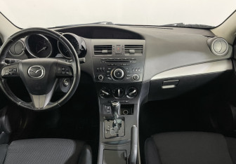 Подержанный автомобиль Mazda 3 Sedan 2012 года (12 фото)