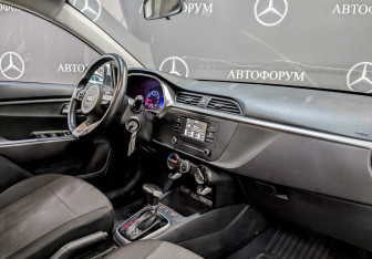 Подержанный автомобиль Kia Rio Hatchback 2021 года (11 фото)