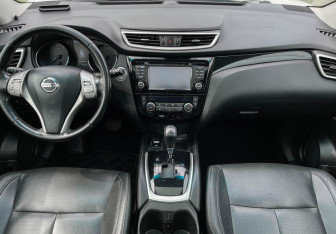 Подержанный автомобиль Nissan Qashqai 2014 года (12 фото)
