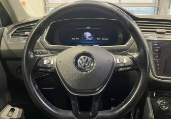 Подержанный автомобиль Volkswagen Tiguan 2018 года (20 фото)