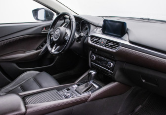 Подержанный автомобиль Mazda 6 Sedan 2017 года (10 фото)