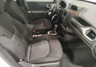 Подержанный автомобиль Jeep Renegade 2016 года (9 фото)