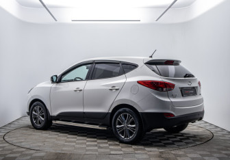 Подержанный автомобиль Hyundai ix35 2014 года (7 фото)