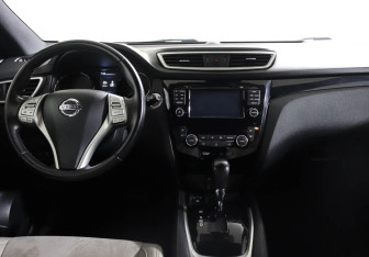 Подержанный автомобиль Nissan Qashqai 2015 года (7 фото)