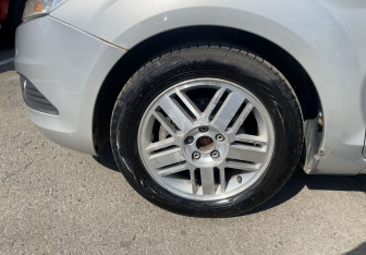 Подержанный автомобиль Ford Focus Sedan 2008 года (12 фото)
