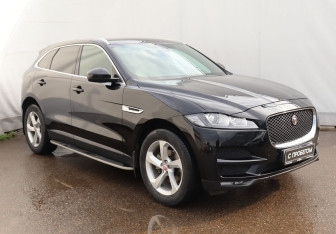 Подержанный автомобиль Jaguar F-Pace 2019 года (3 фото)