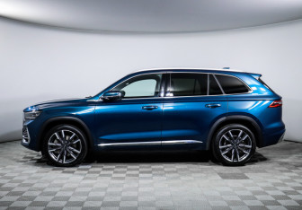 Подержанный автомобиль Geely Monjaro 2023 года (8 фото)