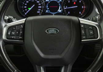 Подержанный автомобиль Land Rover Discovery Sport 2018 года (12 фото)