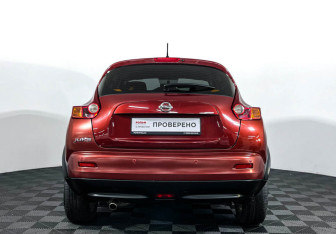 Подержанный автомобиль Nissan Juke 2012 года (6 фото)