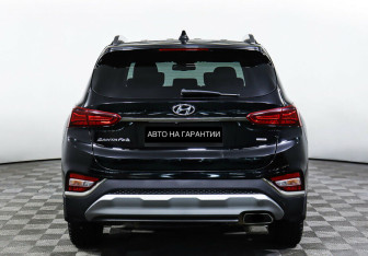 Подержанный автомобиль Hyundai Santa Fe 2019 года (6 фото)