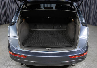 Подержанный автомобиль Audi Q5 2015 года (10 фото)