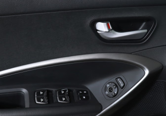 Подержанный автомобиль Hyundai Santa Fe 2015 года (19 фото)