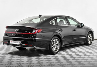 Подержанный автомобиль Hyundai Sonata 2021 года (5 фото)