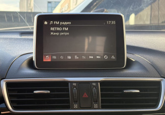 Подержанный автомобиль Mazda 3 Sedan 2015 года (15 фото)