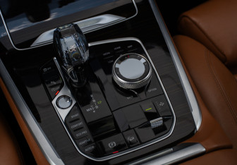 Подержанный автомобиль BMW X7 2019 года (27 фото)