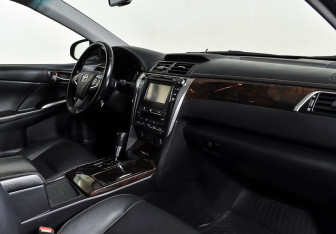 Подержанный автомобиль Toyota Camry Sedan 2015 года (8 фото)