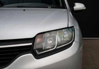 Подержанный автомобиль Renault Sandero 2018 года (16 фото)