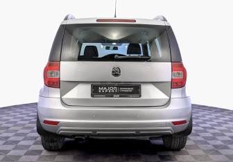 Подержанный автомобиль Skoda Yeti 2014 года (6 фото)
