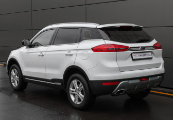Подержанный автомобиль Geely Atlas 2017 года (7 фото)