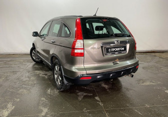 Подержанный автомобиль Honda CR-V 2008 года (6 фото)