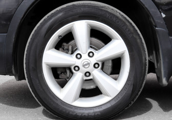 Подержанный автомобиль Nissan Qashqai 2008 года (19 фото)