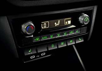 Подержанный автомобиль Skoda Rapid Liftback 2020 года (25 фото)